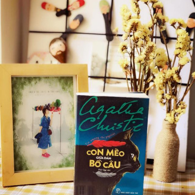 Sách Con Mèo Giữa Đám Bồ Câu - Agatha Christie 