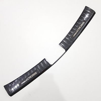 Ốp chống trầy cốp Carbon dành cho xe Toyota Corolla Cross 