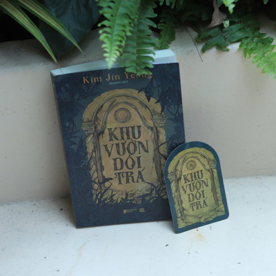 Sách - Khu Vườn Dối Trá