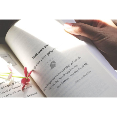 Sách - Mình Là Cá, Việc Của Mình Là Bơi (tặng kèm bookmark)