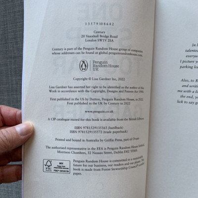 Tiểu thuyết tiếng Anh: One Step Too Far