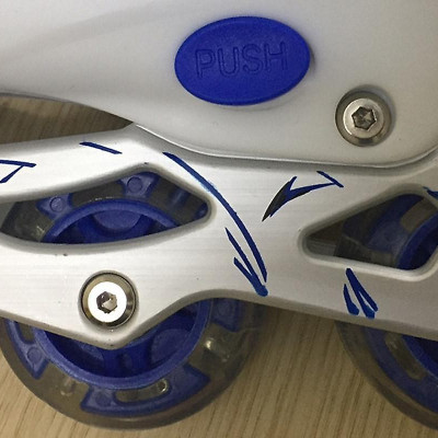 Giày Trượt Patin MacBuy Gắn Đinh Phát Sáng Cao Cấp (Size L)