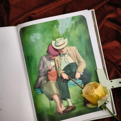 Sách - Khi Yêu - Phiên bản Khổ lớn Bìa gỗ