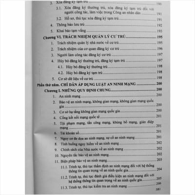 Sách Chỉ Dẫn Áp Dụng Luật Công An Nhân Dân, Luật Xuất Cảnh, Nhập Cảnh Của Công Dân Việt Nam - V2295T