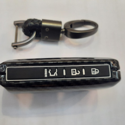 Ốp chìa khóa carbon bọc, bảo vệ chìa khóa xe Mazda 3 2020 kèm móc đeo INOX