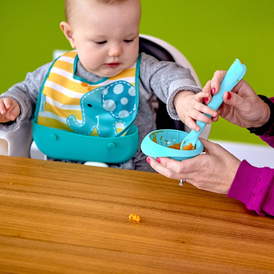 Bộ bát và thìa nghiền thức ăn silicon cho bé Marcus & Marcus, từ 6 tháng - Xanh dương