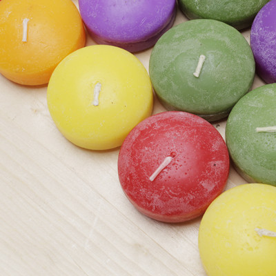 Combo 10 nến thơm nến nổi thả nước EDC4526 5.6 x 2.5 cm cháy 7 giờ (Đủ 10 màu)