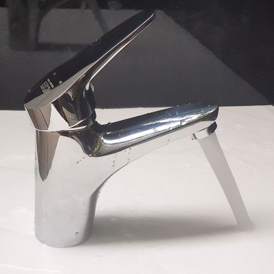 Vòi lavabo nóng lạnh Eurolife EL-6002 (Trắng bạc)