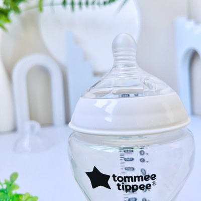 Bình Sữa Ty Siêu Mềm Tự Nhiên Tommee Tippee Natural Start 260ml, Núm Ty Của Bình 3-6 Tháng (Bình Đôi)