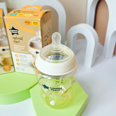 Bình Sữa PPSU Ty Siêu Mềm Tự Nhiên Tommee Tippee Natural Start 260ml, Núm Ty Của Bình 3-6 tháng