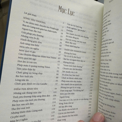 (Bìa cứng) BẢN GIAO HƯỞNG CUỘC SỐNG – Nhiều tác giả - First News