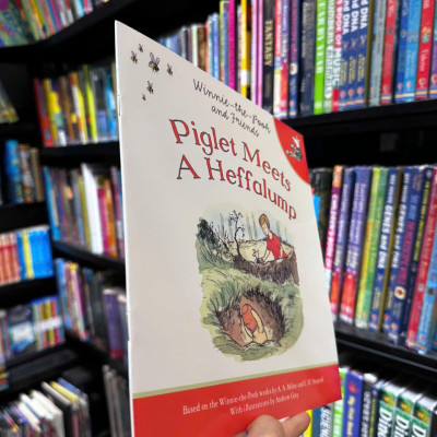 Sách - Winnie-the-Pooh: Piglet Meets a Heffalump - Sách ngoại văn, sách thiếu nhi tiếng Anh, bìa mềm, nhập khẩu UK