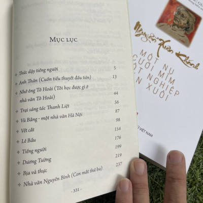 COMBO 2 CUỐN TIẾNG NGƯỜI TRONG VĂN + MỘT NỤ CƯỞI MỈM MỘT NGHIỆP VĂN XUÔI (Bìa mềm)