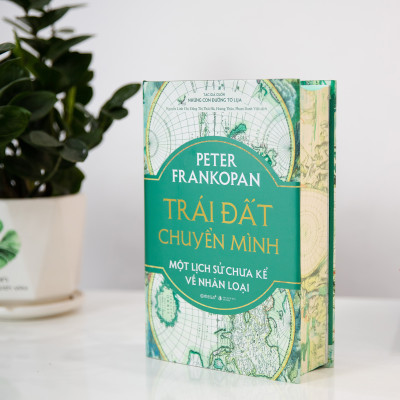 Sách Trái Đất Chuyển Mình ( Bản bìa vải KASHMIR - Trạm Đọc  )