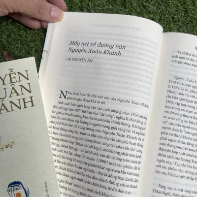 COMBO 2 CUỐN TIẾNG NGƯỜI TRONG VĂN + MỘT NỤ CƯỞI MỈM MỘT NGHIỆP VĂN XUÔI (Bìa mềm)