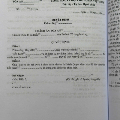 Sách So Sánh - Đối Chiếu Bộ Luật Tố Tụng Hình Sự Năm 2015 sđ, bs năm 2021 và Các Biểu Mẫu Trong Bộ Luật Tố Tụng Hình Sự (V2226A)
