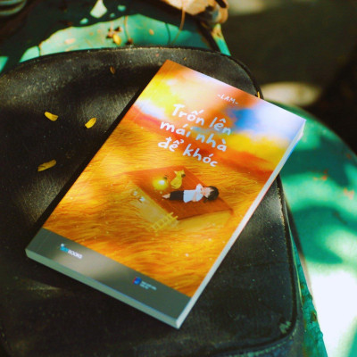 Trạm Đọc | Trốn Lên Mái Nhà Để Khóc