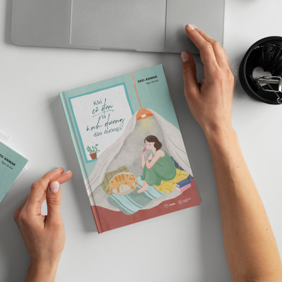 Sách - Khi Cô Đơn Là Ánh Dương Dẫn Đường