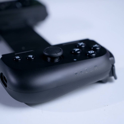 [Mới, hàng chính hãng]  Tay cầm điện thoại Razer Kishi V2-Gaming Controller for Android/iPhone