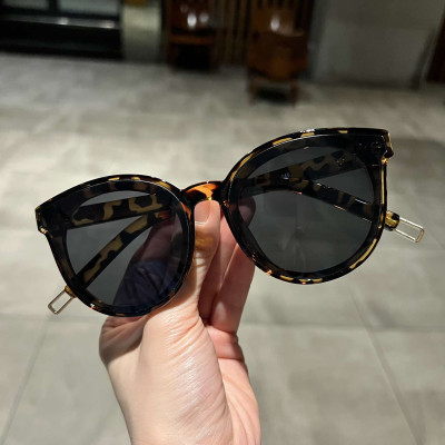 Kính râm Mắt tròn sành điệu màu Đồi Mồi