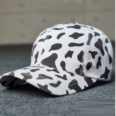 Mũ lưỡi trai họa tiết trắng đen BÒ SỮA ngộ nghĩnh nổi bật