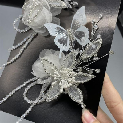 Cài tóc cô dâu hoa hồng voan đính bướm mẫu mới t8/2024