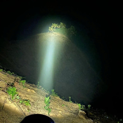 Đèn Pijn Cầm Tay Siêu Sáng Pin Trâu – Chiếu Xa 500m, Có Đèn Hông, Dùng Khi Mất Điện, Loại Xịn Siêu Bền , đèn trang trí