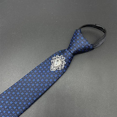 Cà vạt 6cm màu xanh chấm thắt sẵn đính đá trắng sang trọng