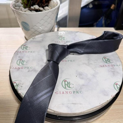 Cà vạt nam xám kẻ ẩn 6cmx150cm hàng dài tự thắt