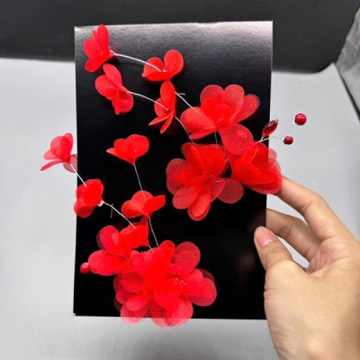 Cài tóc cô dâu hoa voan màu đỏ kẽm mềm nhẹ nhàng