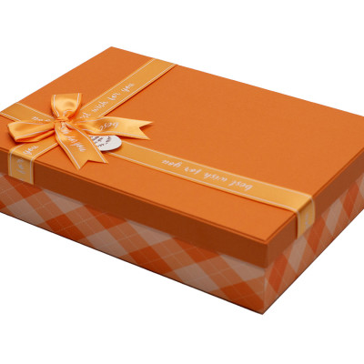 Hộp Quà Chữ Nhật Phượng Hoàng C201 - 21 x 14 x 4 cm - Giao mẫu ngẫu nhiên