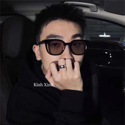 Kính màu thời trang màu nude sành điệu