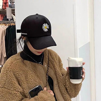 Nón ket vải thêu hoa trắng nhụy vàng