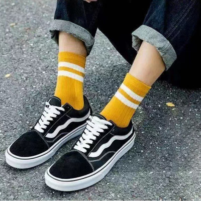 Combo 5 đôi tất cao cổ họa tiết kẻ ngang đen trắng phong cách Hàn Quốc