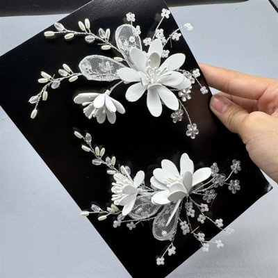 Cài tóc cô dâu hoa xốp trắng kết hạt cườm mẫu mới t12/2024