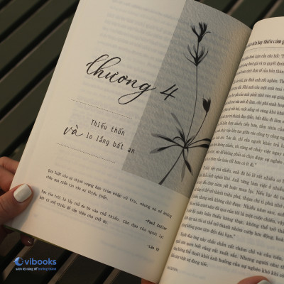 Sách - Phía Cuối Con Đường Hoa Đang Nở