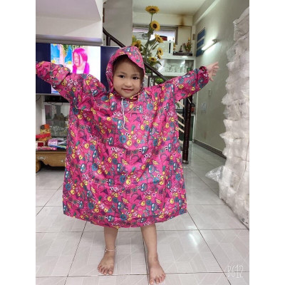 Áo mưa bít ( trùm kín ) cho trẻ em từ 1- 4 tuổi ,vải dù , chống thấm nước  họa tiết hoạt hình đa dạng kèm túi đựng giao màu ngẫu nhiên