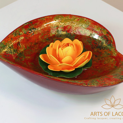 Bát Sơn Mài Hình Trái Tim Thả Hoa Nổi