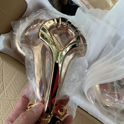 Quạt trần động cơ ĐC tiết kiệm điện,cánh thép sơn tĩnh điện, rât sang trọng và êm, có điều khiển từ xa và hẹn giờ