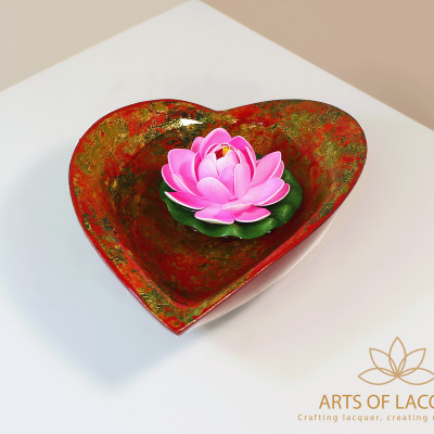 Bát Sơn Mài Hình Trái Tim Thả Hoa Nổi