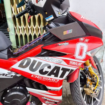 rổ đựng đồ sơn Carbon VÀ DEN NHÁM gắn Exciter 150 