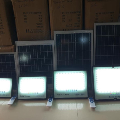 Đèn Năng Lượng Mặt Trời Solar Lamp 100W- Đèn Chống Lóa 100W | Sản phẩm sử dụng 100% năng lượng mặt trời, có điều khiển từ xa tiện lợi và thông minh