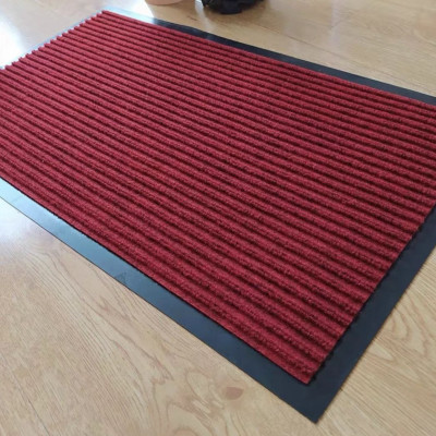 Thảm chùi chân đế chống trượt dạng sọc Stripmate Màu Xám đen & Đỏ đun