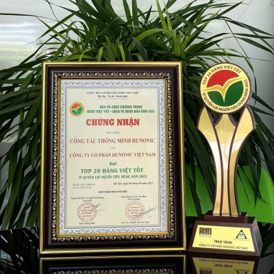 Công Tắc Cảm Ứng Hunonic Premium Hình Chữ Nhật Viền Vàng, Công Tắc Thông Minh Wifi Điều Khiển Từ Xa Bằng Điện Thoại