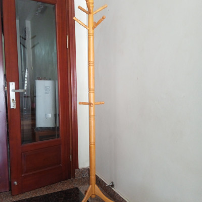 Cây treo quần áo N H home thân nhỏ màu tự nhiên 