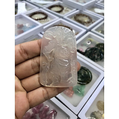 Mặt dây chuyền Quan Công phong thủy đá mã não trắng