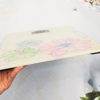 Cân sức khỏe điên tử Laica 3 hoa Ps1052