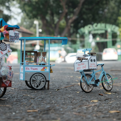 MÔ HÌNH TỰ LẮP RÁP DIY SÀI GÒN XƯA VÀ NAY - XE KẸO KÉO - HR03