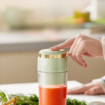 Máy Sinh Tố Cầm Tay Bear LLJ-E03F1 Dung Tích 300 ML Công Suất 50 W - Hàng Nhập Khẩu