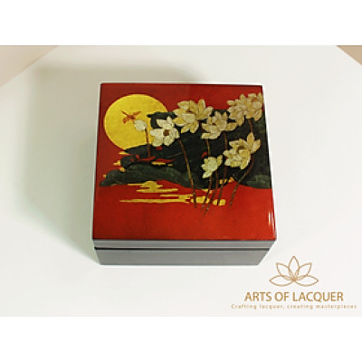 Hộp Lưu Niệm Sơn Mài Họa Tiết Hoa Sen và Trăng